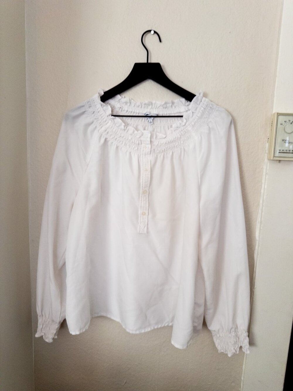 Crown & Ivy bright white ruffled blouse with rouching details - size L